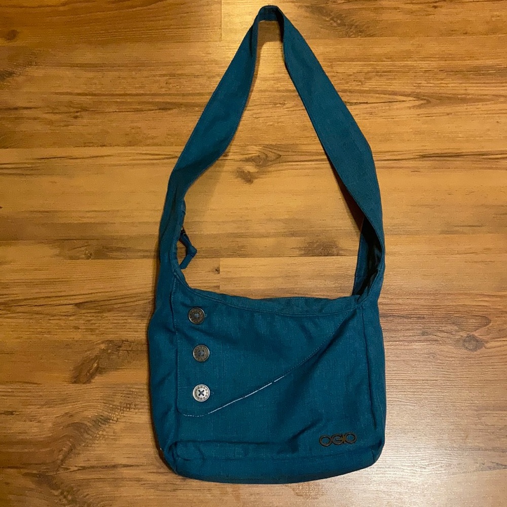Ogio Brooklyn Tablet Shoulder/Crossbody Purse